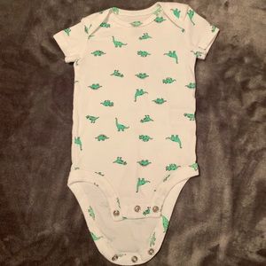 🧶Carter’s Dinosaur Onsie 3 Months